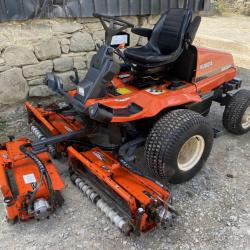 Kubota AM3300 Diesel Garden Tractor Grass Cutter Collector