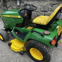 John Deere X740 Diesel Ride On Lawn Mower Grass Paddock Golf Football Mulching