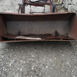 Massey 880 Loader C/W Bucket