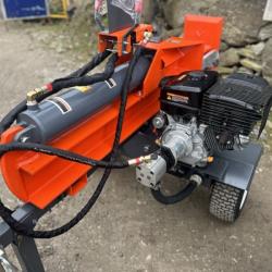 37 Ton Megga Spitter Petrol Engine Log Splitter Towable