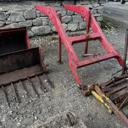 Massey 135 etc Loader C/W bucket Fork Weight Bale Grab