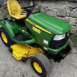 John Deere X740 Diesel Ride On Lawn Mower Grass Paddock Golf Football Mulching