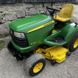 John Deere X740 Diesel Ride On Lawn Mower Grass Paddock Golf Football Mulching