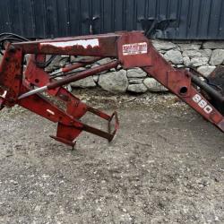 Massey 880 Loader C/W Bucket