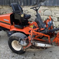 Kubota AM3300 Diesel Garden Tractor Grass Cutter Collector