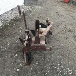 Massey Ferguson 40 - 3 Furrow Plough Tractor Mounted