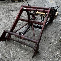 ALO Case I/H Loader C/W Brackets