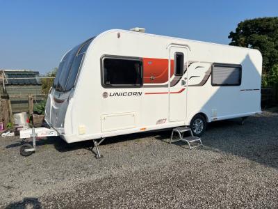 Bailey Unicorn Madrid Touring Caravan 3/4 Berth End Bathroom Twin Motor Movers