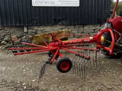 Kuhn GA 300 GM Hay Rake Tractor Mounted